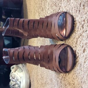 Size 7 Carlos brown suede heels